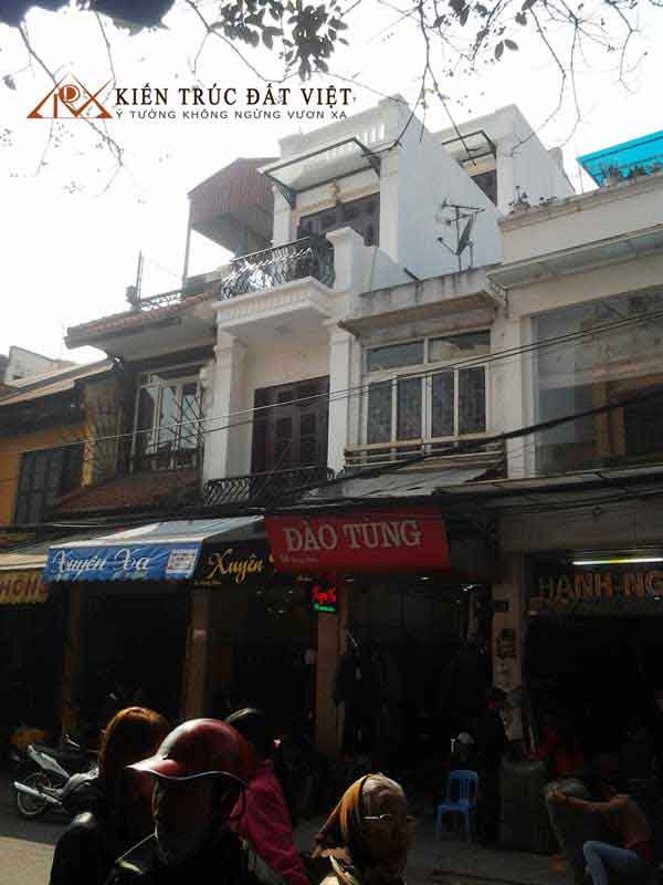 thiet ke noi ngoai that nha pho co hang dao